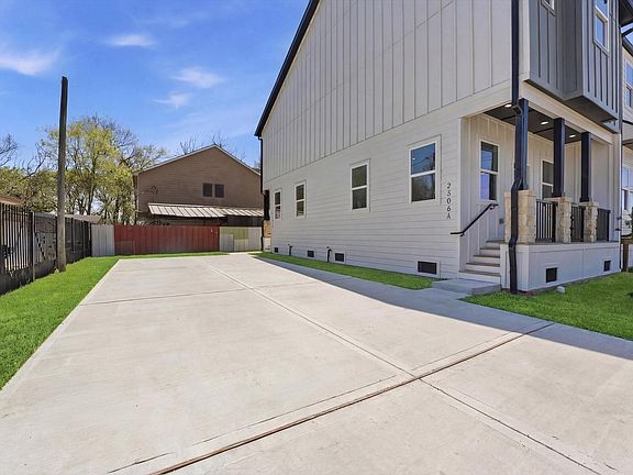 4th image of 2306 Langley Rd