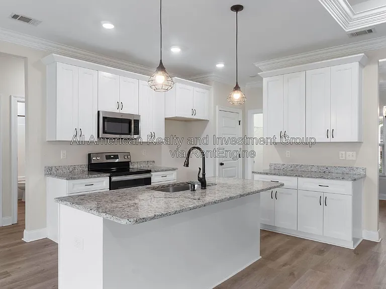 331 Adams Dr — Photo 8