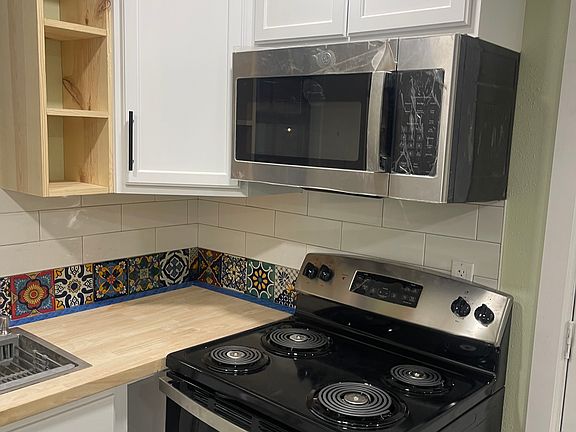 5th image of 2400 W 9th St #A