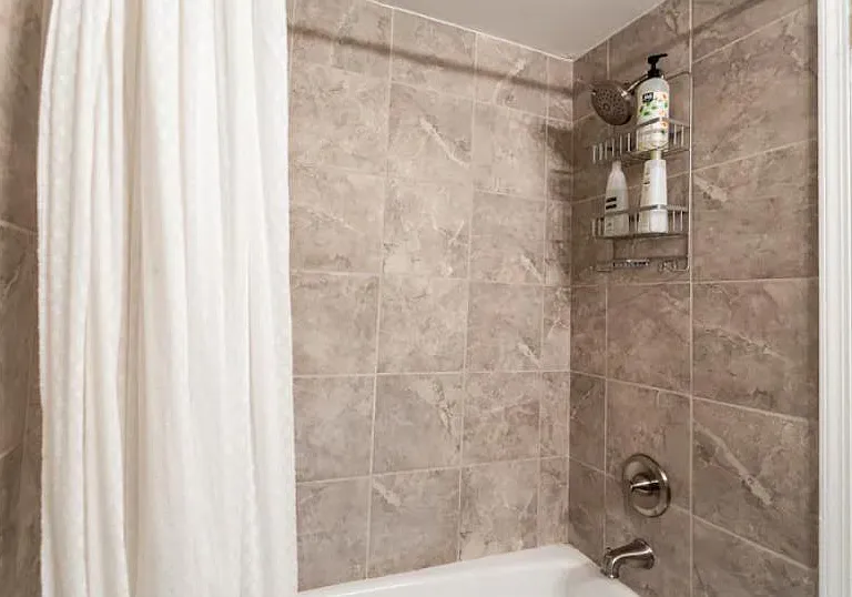 620 7th St NE #B — Photo 16