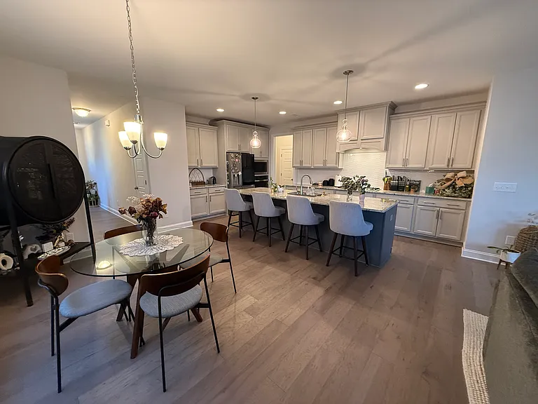1112 Greatland Rd — Photo 12