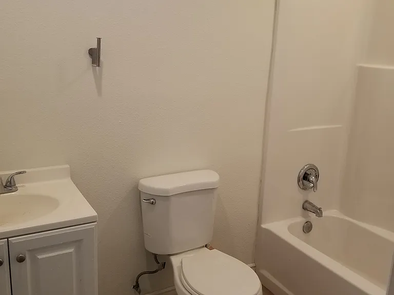 4342 1/2 Eugene St #4342-1/2 — Photo 7