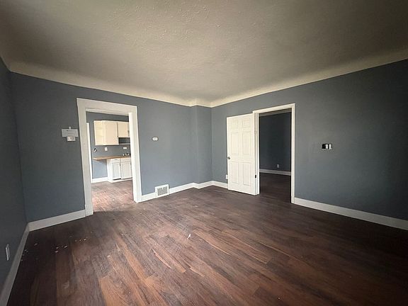 4th image of 2117 Halstead Ave APT 1