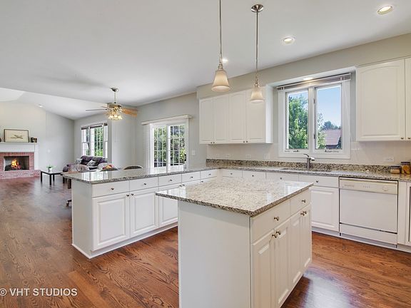 2nd image of 2123 Stratford Ln