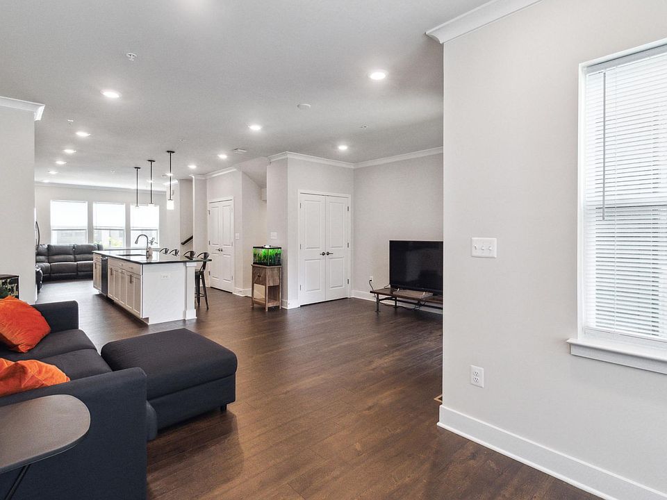 1st image of 659 Chalcedony Ln