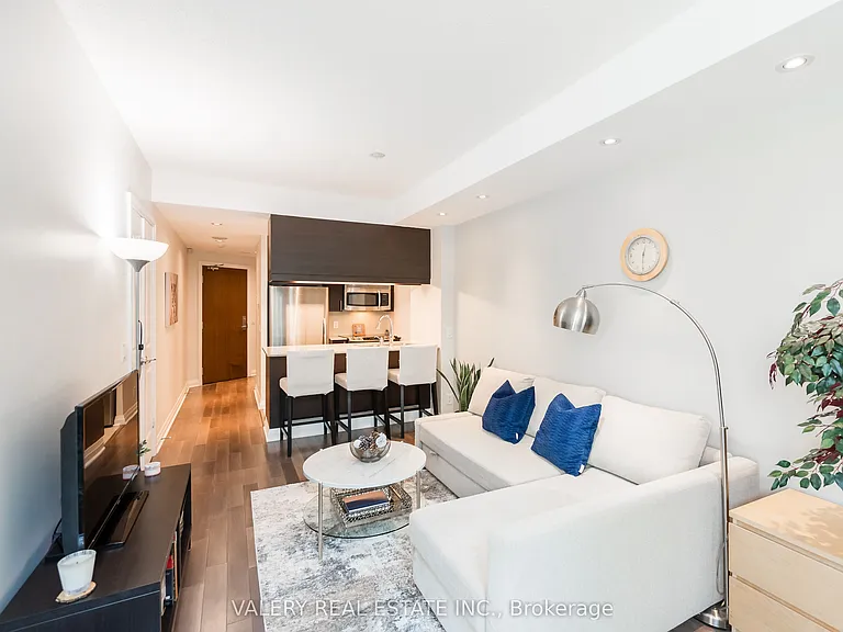 1055 Southdown Rd #201 — Photo 8