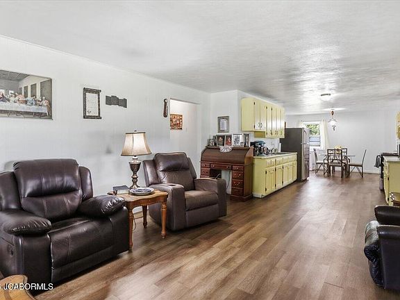 5th image of 509 E Brockman Ave