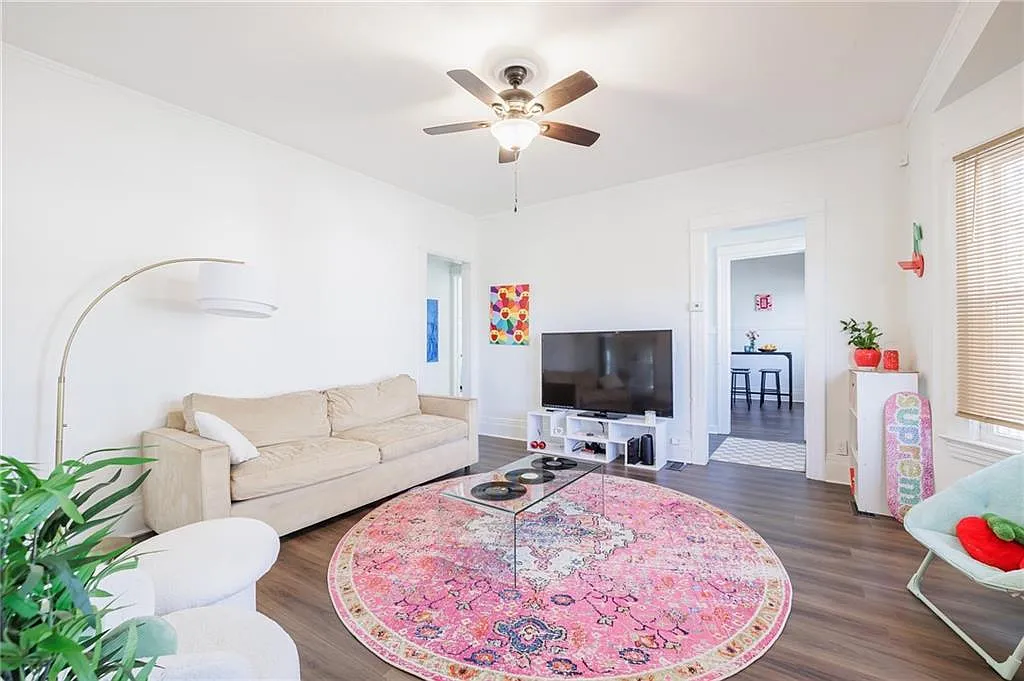 Living room - Monroe Ave