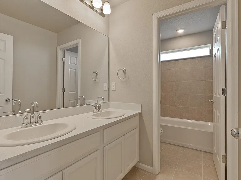 4115 S Netherland Cir — Photo 3