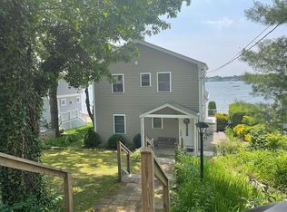 61 Oak St, Wareham, MA 02571
