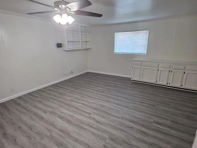 418 Lupton St — Photo 15