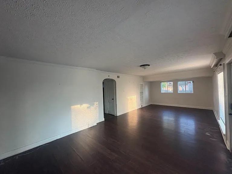 3721 N Lasalle St #2 — Photo 5