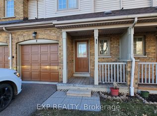 5950 Glen Erin Dr #4, Mississauga, ON L5M 6J1