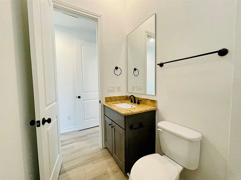3255 Real St #B — Photo 17