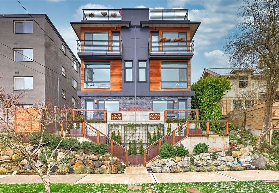 1st image of 2708A Franklin Ave E