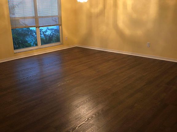 4th image of 9410 Oak Meadow Ct