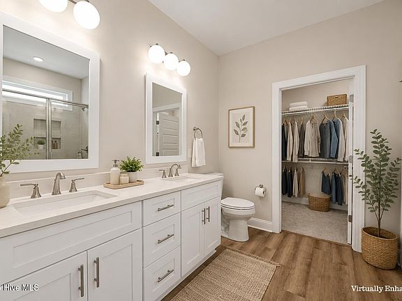 4th image of 1009 Exeter Place