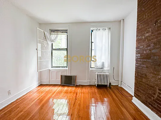 Rented by City Connections Realty | media 8