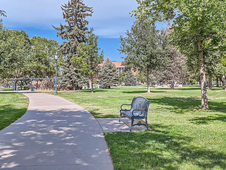 UNC - Walkable to Parks and REC