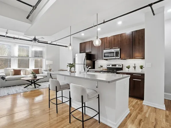 1415 Vine St APT 305, Cincinnati, OH 45202