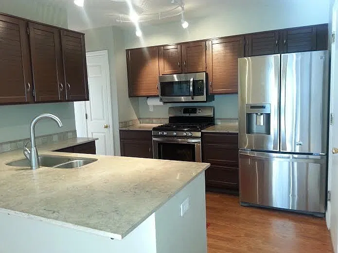 4 bed, 2.5 bath, 1900 sqft, $3,000 — Photo 4
