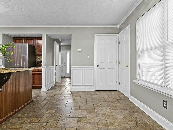 4th image of 249 Forest Hill Dr