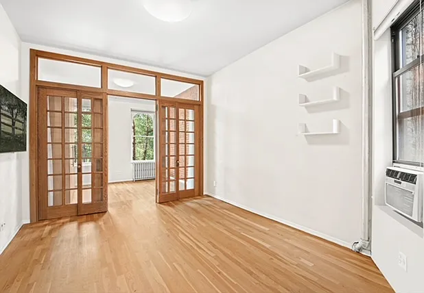 28 Perry St #3E — Photo 1
