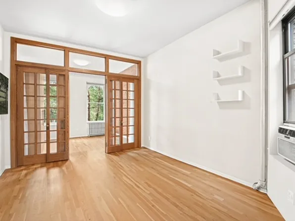 28 Perry Street image 1 of 6