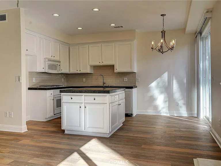 7124 Farralone Ave #110 — Photo 5