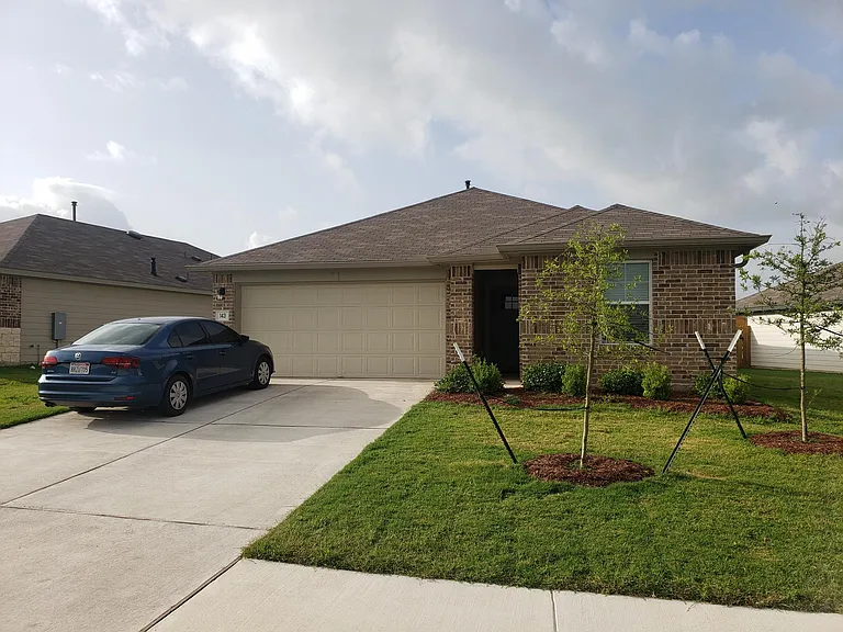 143 Shafter St — Photo 1