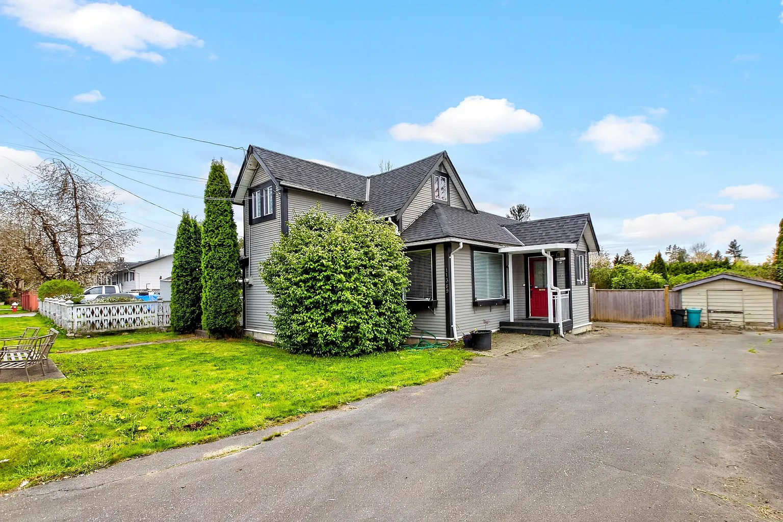 11369 Maple Cres photo 1