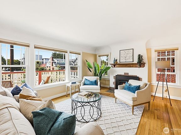 3rd image of 2316 41st Avenue SW