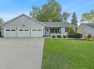 974 Songbird Ln, Holland, MI 49423