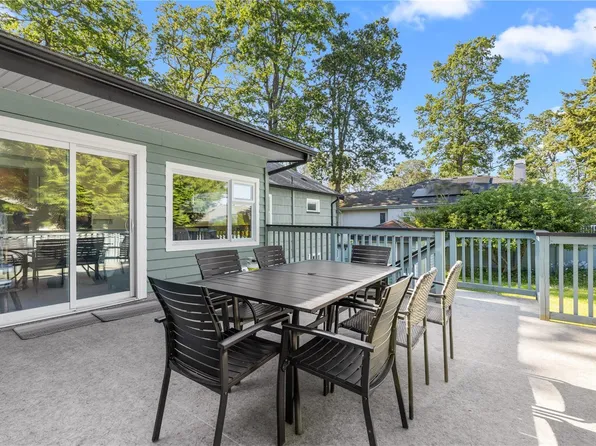 3959 Cedar Hill Cross Rd, Saanich, BC V8P 2N8