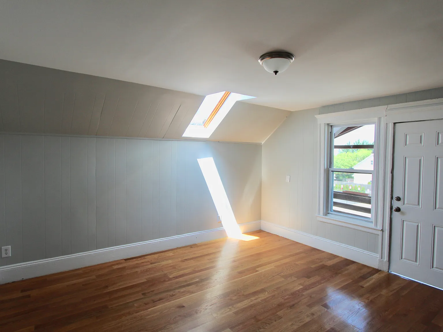 2 bed, 1155 sqft, $2,800 — Photo 3