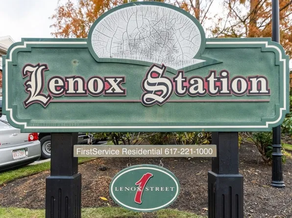 1 Lenox St APT 312, Norwood, MA 02062