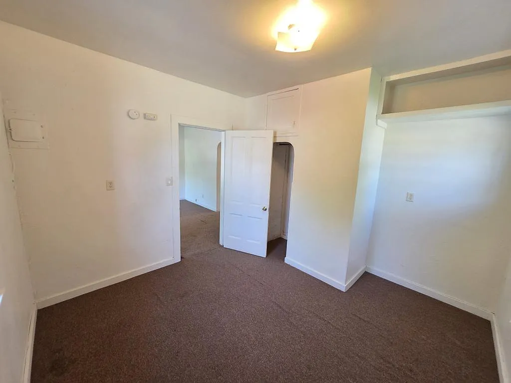 208-214 Ondell St — Photo 3