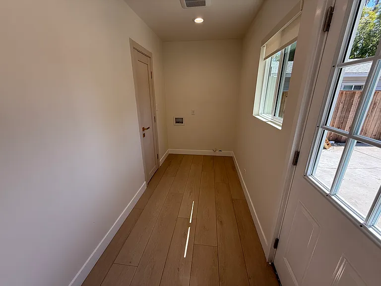 8841 Shoshone Ave — Photo 17