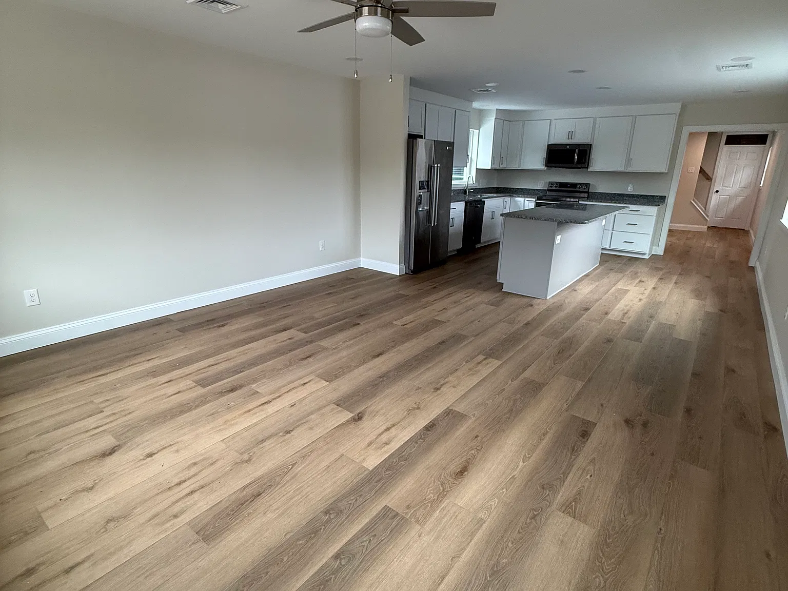 3 bed, 1570 sqft, $2,500 — Photo 1