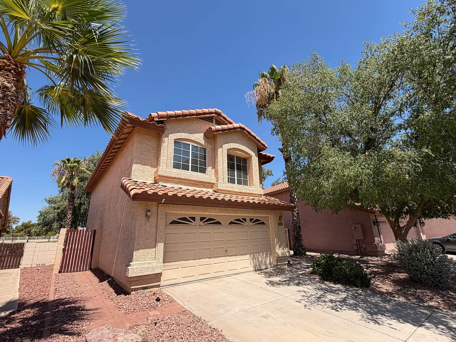 3 bed, 2.5 bath, 1422 sqft, $1,995 — Photo 1