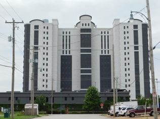 717 Riverside Dr #902, Memphis, TN 38103