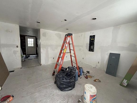 3rd image of 2236 Highland Ave