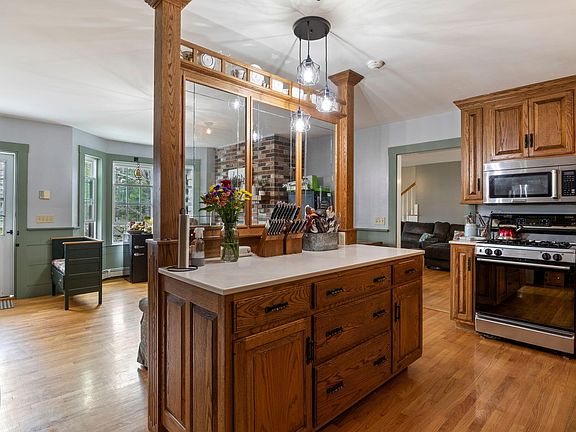 3rd image of 15 Pickerel Pond Road