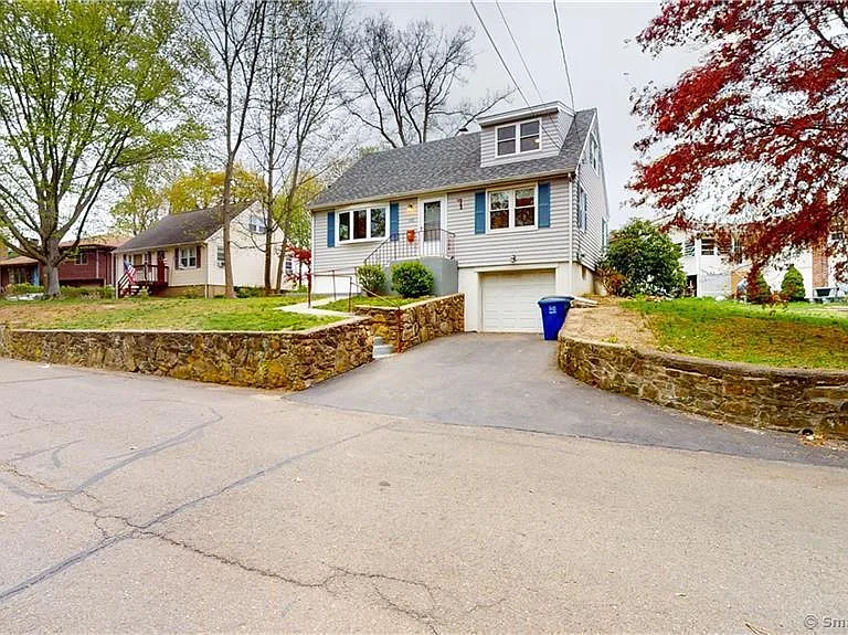 145 Rooster River Blvd — Photo 2