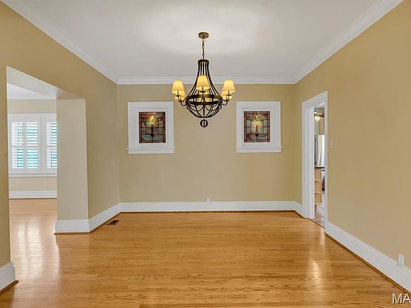 5th image of 7279 Forsyth Blvd