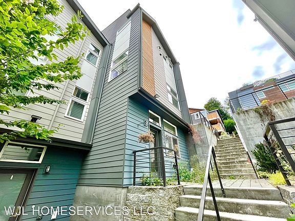 2nd image of 2601-E 22nd Ave W