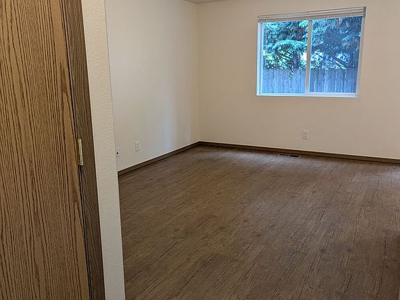 5th image of 4022-4056 Holly Ct NE #4036