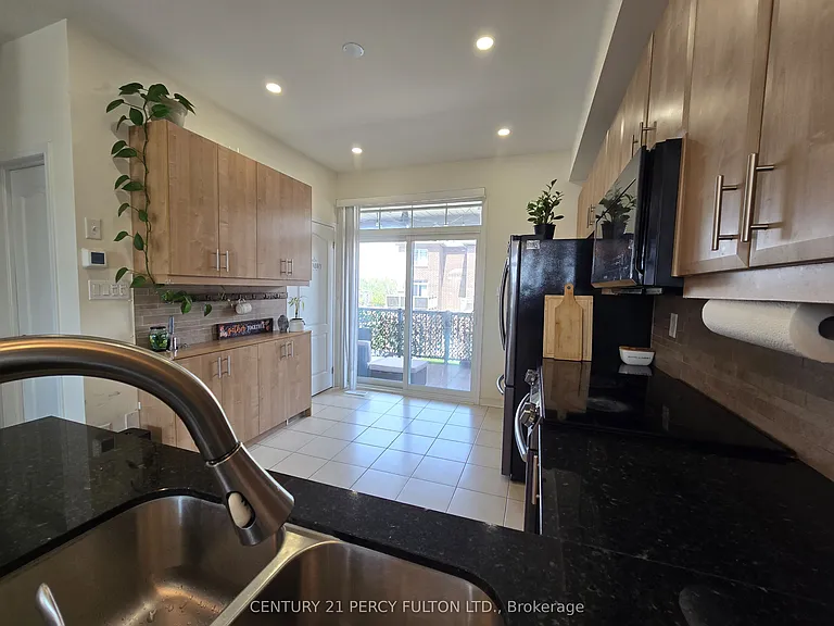 1389 Salem Rd N — Photo 6
