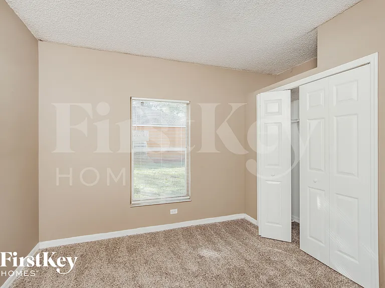 129 Admiral Cir — Photo 12