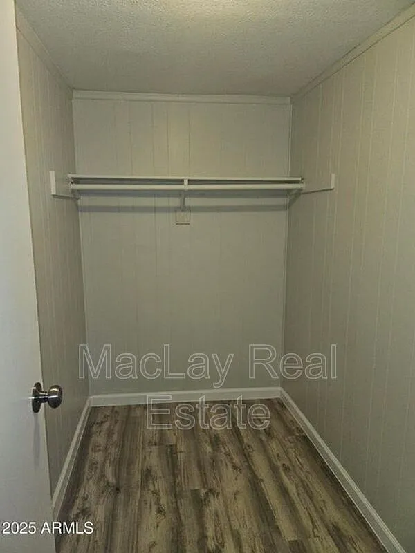 3 bed, 2.0 bath, 897 sqft, $1,595 — Photo 3